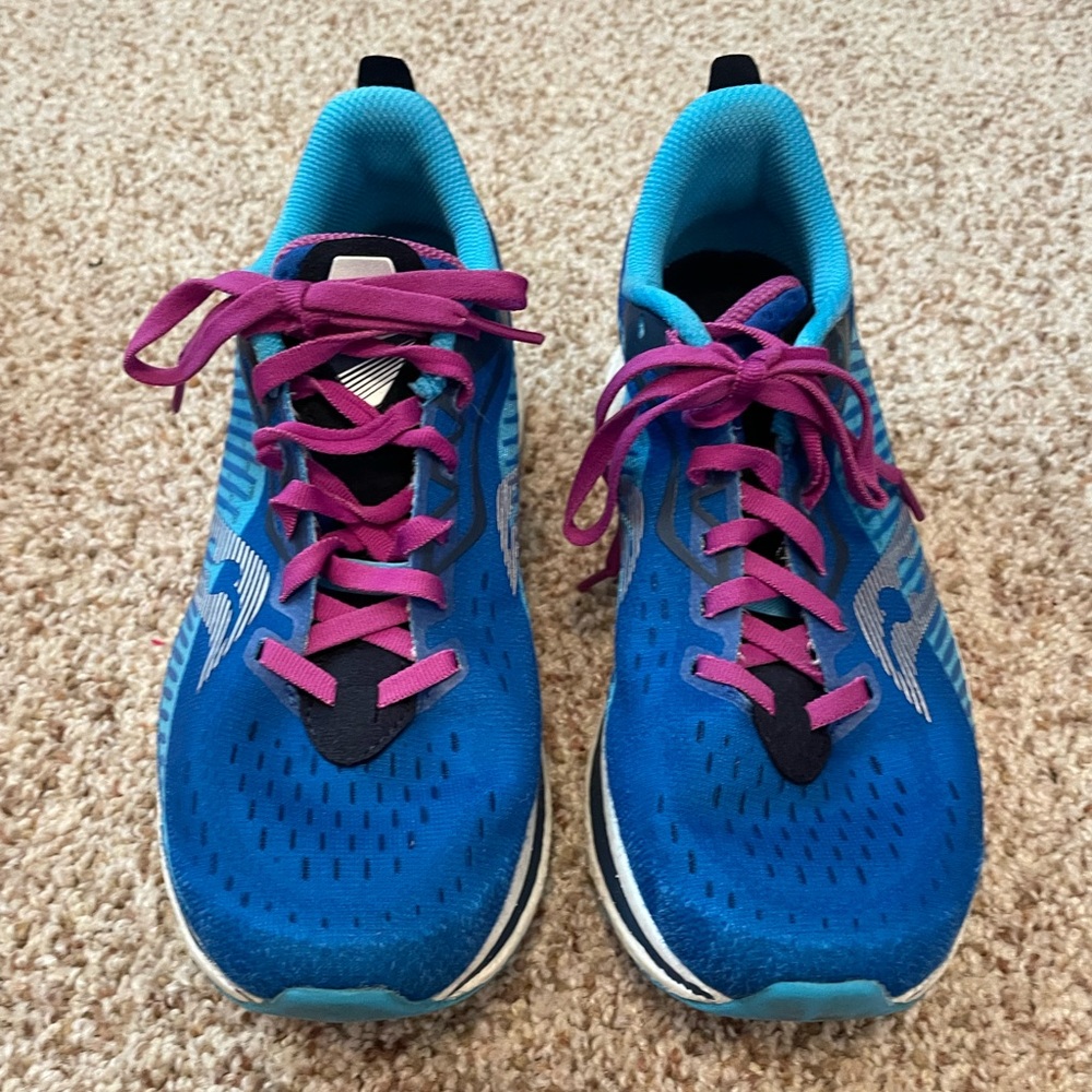 Saucony Tennis Shoes